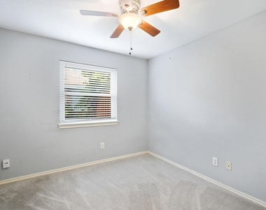 128 Overbrook Drive - Photo Thumbnail 15