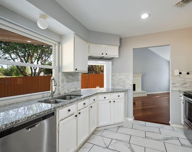 128 Overbrook Drive - Photo Thumbnail 10