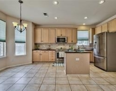 1818 Lake Texoma Circle - Photo Thumbnail 2