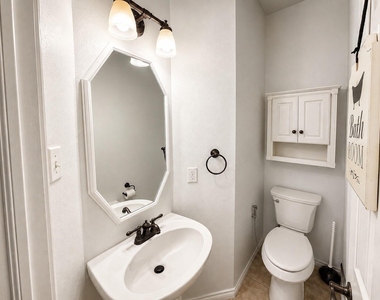 1818 Lake Texoma Circle - Photo Thumbnail 9