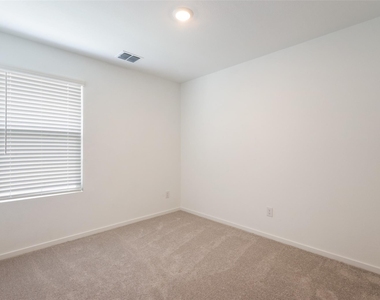 12104 Steeplechase Drive - Photo Thumbnail 17