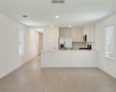12104 Steeplechase Drive - Photo Thumbnail 8