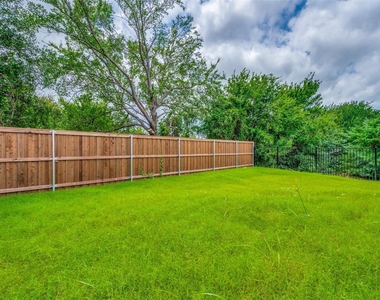 12104 Steeplechase Drive - Photo Thumbnail 23