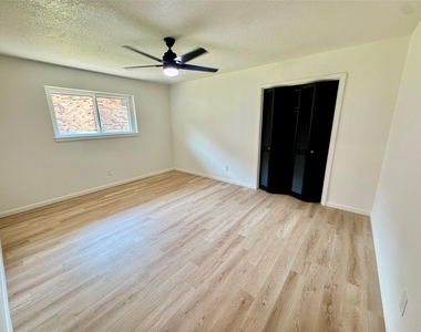 6200 Wrigley Way - Photo Thumbnail 12