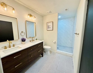 6200 Wrigley Way - Photo Thumbnail 11
