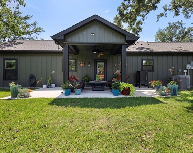 114 Garrett Lane - Photo Thumbnail 11
