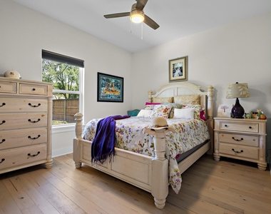 114 Garrett Lane - Photo Thumbnail 6