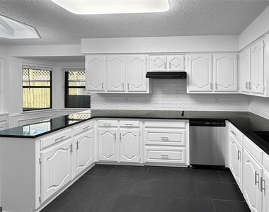 2409 Glen Morris Road - Photo Thumbnail 15