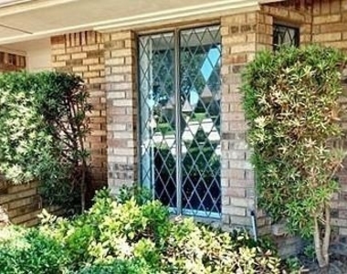 2409 Glen Morris Road - Photo Thumbnail 2