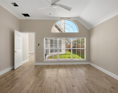 7042 Aspen Creek Lane - Photo Thumbnail 17