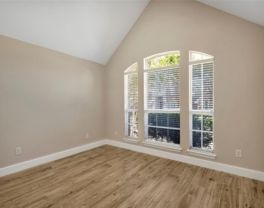 7042 Aspen Creek Lane - Photo Thumbnail 22