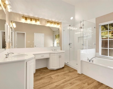 7042 Aspen Creek Lane - Photo Thumbnail 20