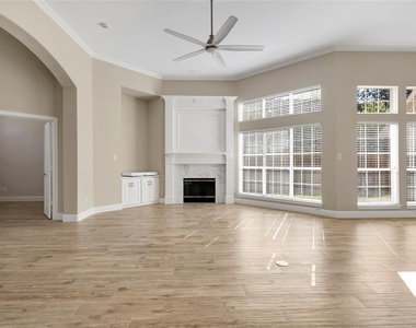 7042 Aspen Creek Lane - Photo Thumbnail 7