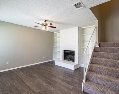 808 Treadwell Court - Photo Thumbnail 10