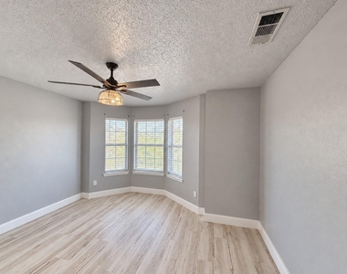 5709 Parkwood Trail - Photo Thumbnail 23