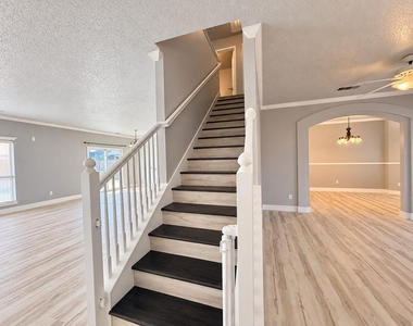 5709 Parkwood Trail - Photo Thumbnail 13