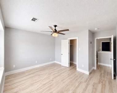 5709 Parkwood Trail - Photo Thumbnail 21