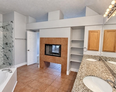 5709 Parkwood Trail - Photo Thumbnail 16