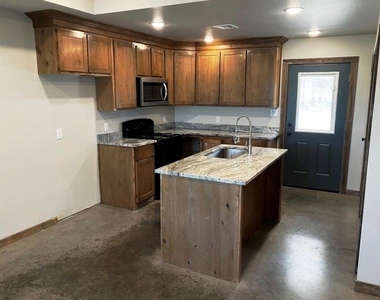 4392 Old Sadler Road - Photo Thumbnail 3