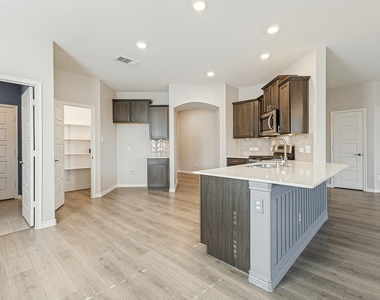 314 Gatecrest Drive - Photo Thumbnail 11