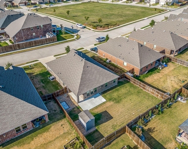 314 Gatecrest Drive - Photo Thumbnail 30