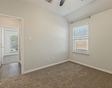 314 Gatecrest Drive - Photo Thumbnail 6