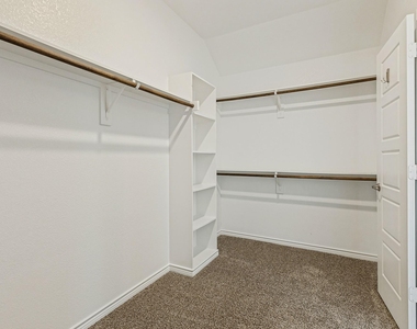 314 Gatecrest Drive - Photo Thumbnail 17