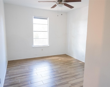 2904 S Fielder Road - Photo Thumbnail 13
