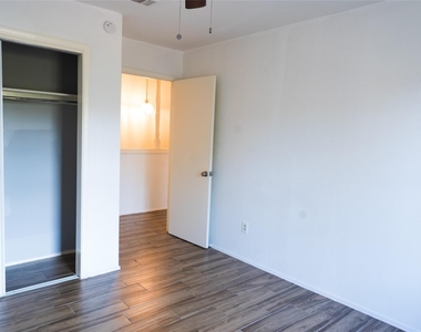 2904 S Fielder Road - Photo Thumbnail 16