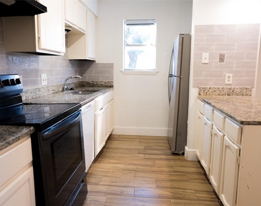 2904 S Fielder Road - Photo Thumbnail 3