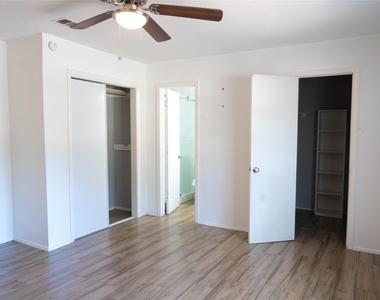 2904 S Fielder Road - Photo Thumbnail 9