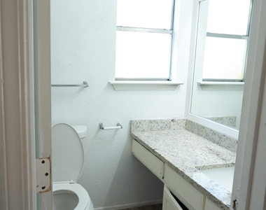 2904 S Fielder Road - Photo Thumbnail 7