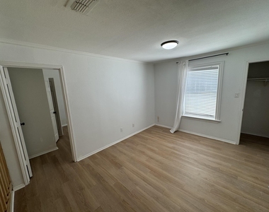 5232 Goodman Drive - Photo Thumbnail 12