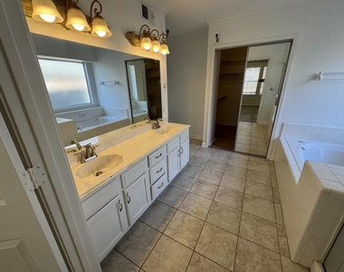 5232 Goodman Drive - Photo Thumbnail 8