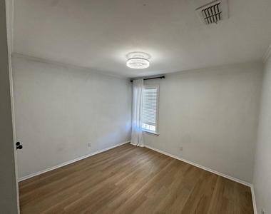 5232 Goodman Drive - Photo Thumbnail 15