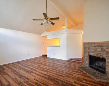 7972 Roundtable Road - Photo Thumbnail 4