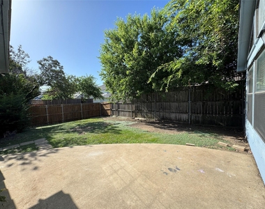 7972 Roundtable Road - Photo Thumbnail 20