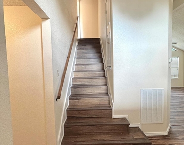 7972 Roundtable Road - Photo Thumbnail 9