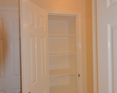 7972 Roundtable Road - Photo Thumbnail 18