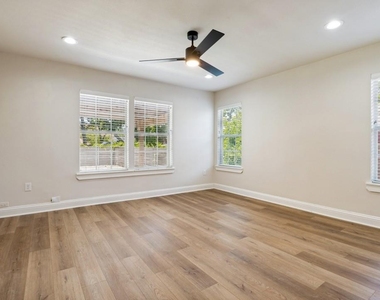 2744 Catherine Street - Photo Thumbnail 15