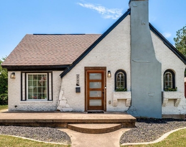 2744 Catherine Street - Photo Thumbnail 3