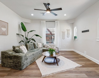 2744 Catherine Street - Photo Thumbnail 7