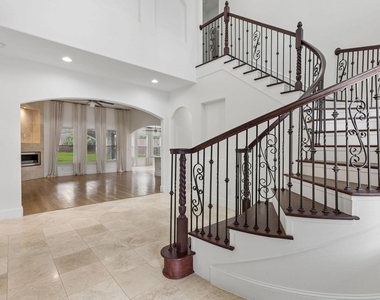 1012 Mallard Way - Photo Thumbnail 4