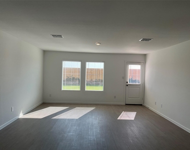 1529 Lanner Meadows Lane - Photo Thumbnail 5