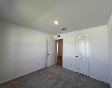 1529 Lanner Meadows Lane - Photo Thumbnail 11