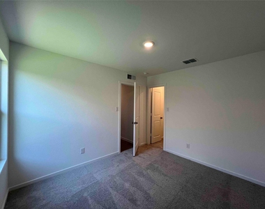 1529 Lanner Meadows Lane - Photo Thumbnail 15