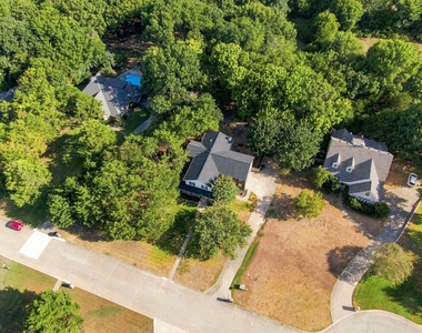 7030 Pecan Creek Circle - Photo Thumbnail 31