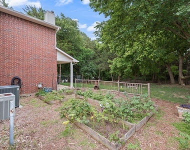 7030 Pecan Creek Circle - Photo Thumbnail 28