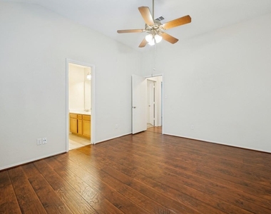 3625 Garden Springs Drive - Photo Thumbnail 7