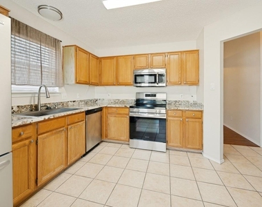 3625 Garden Springs Drive - Photo Thumbnail 4